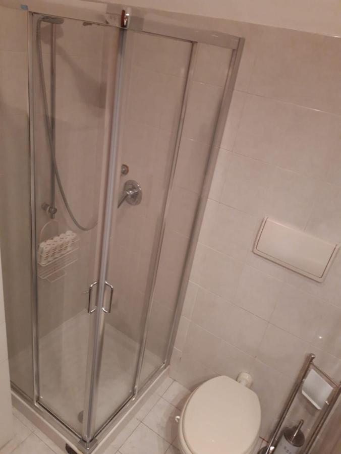 Eni Torri Lombarde San Donato Bbqueen Guest house